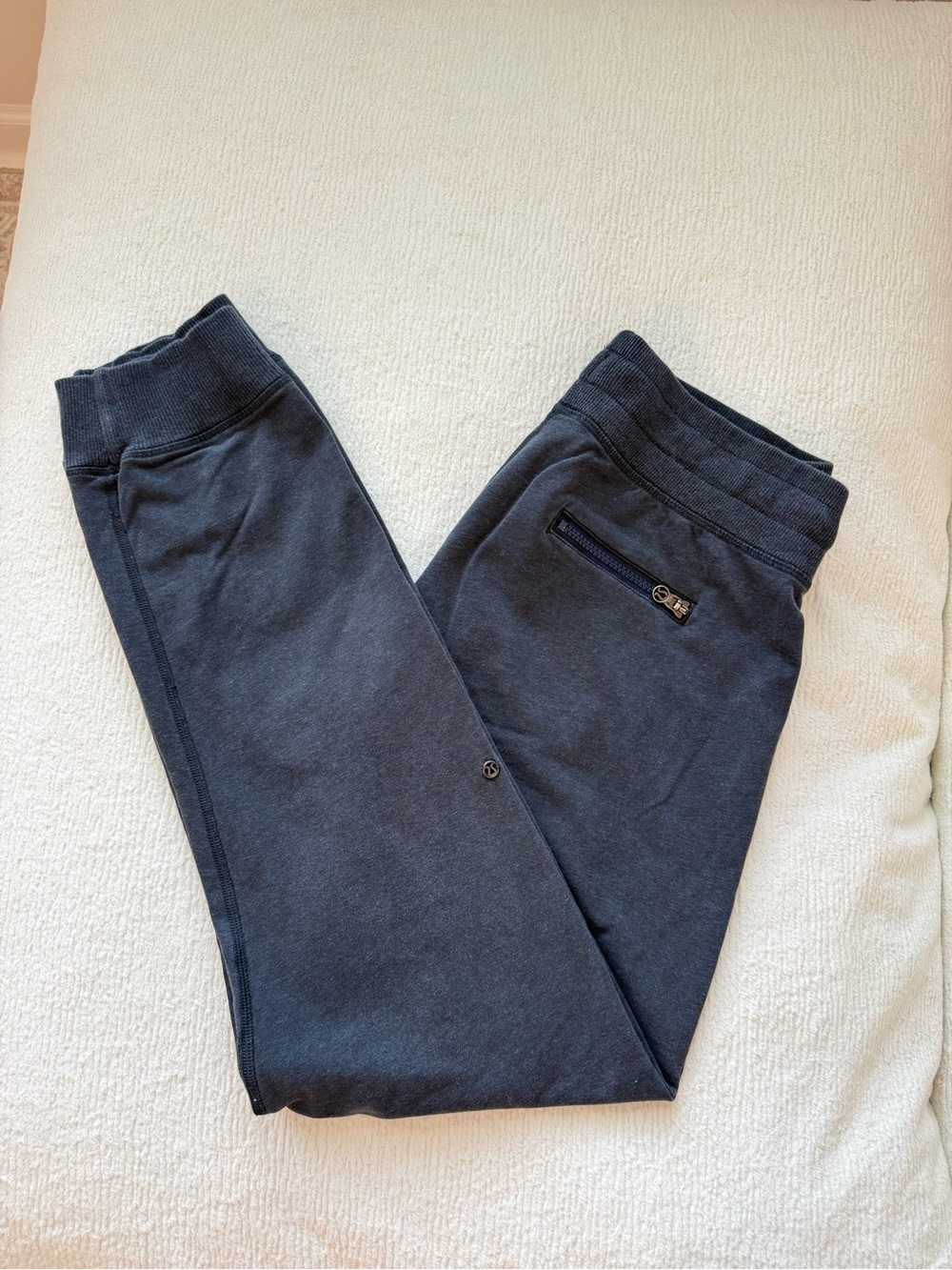 Lululemon Dark Grey/Black Joggers - size 8 - Picture 1 of 5